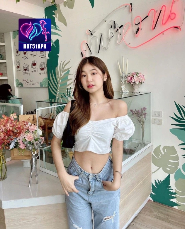 Caitlin Halderman HOT51APK