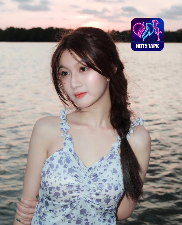Elodie Childers HOT51APK